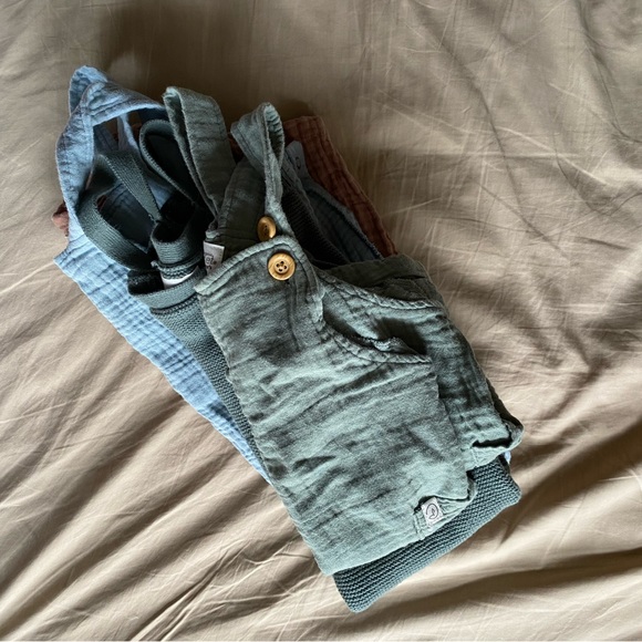 Bundle of Four Organic Onesies 24 months - Picture 4 of 8